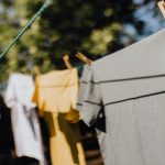 ilustrasi menjemur pakaian