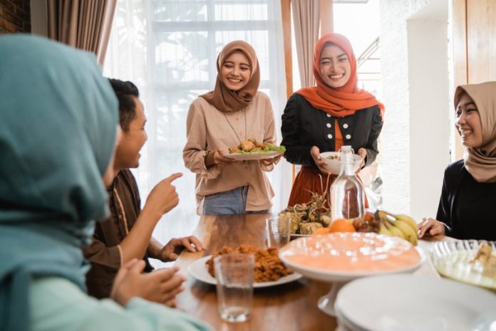 5 Tips Makan Sehat saat Lebaran agar Terhindar dari Penyakit