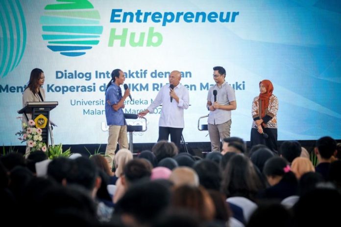 Menteri Koperasi dan Usaha Kecil Menengah (UKM) Teten Masduki saat memberi sambutan pada Enterpreneur Hub