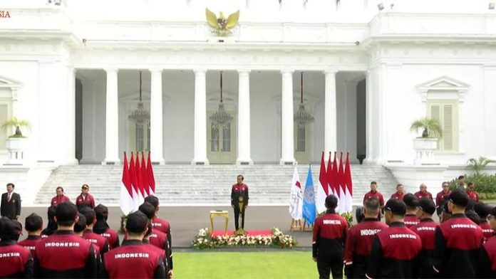 Presiden Joko Widodo (Jokowi) melepas 599 atlet Indonesia yang akan mengikuti SEA Games ke-32 di Kamboja (2/5/2023).