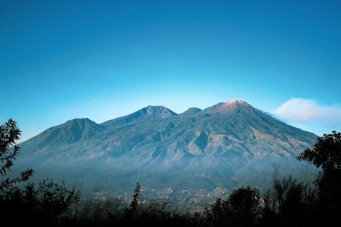 Pemandangan Gunung Arjuno-Welirang