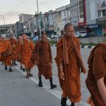 32 Biksu Jalan Kaki dari Thailand ke Borobudur