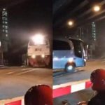 Bus TNI AL Terobos Palang Pintu Rel Kereta Api di Malang Jawa Timur.
