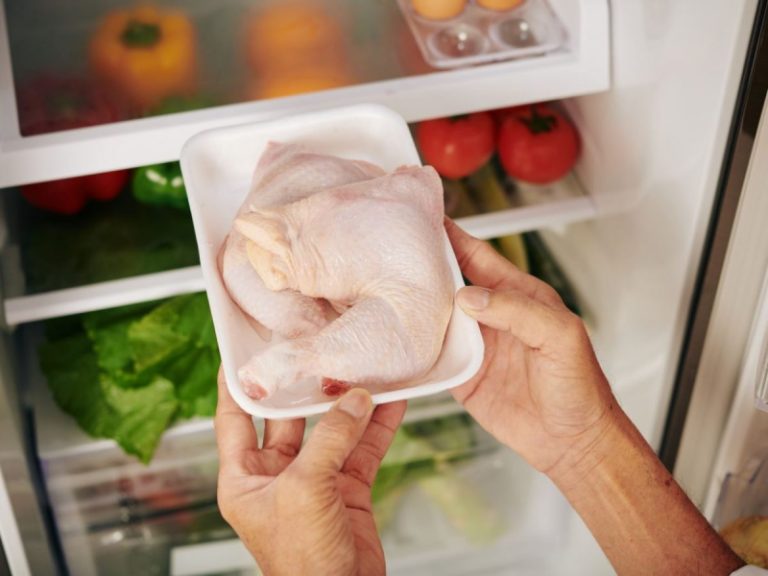 Berapa Lama Daging Ayam Bisa Disimpan di Kulkas?