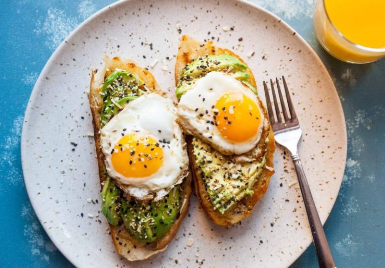 Avocado toast with egg