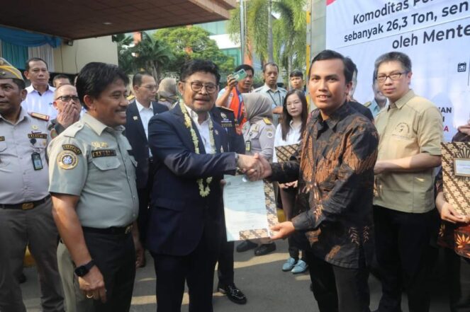 Menteri Pertanian Syahrul Yasin Limpo (Mentan SYL) melepas ekspor produk pertanian senilai Rp 25,5 miliar ke 23 Negara