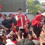 Moment Ganjar Pranowo Saat Sapa Warga Surabaya