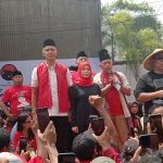 Moment Ganjar Pranowo Saat Sapa Warga Surabaya