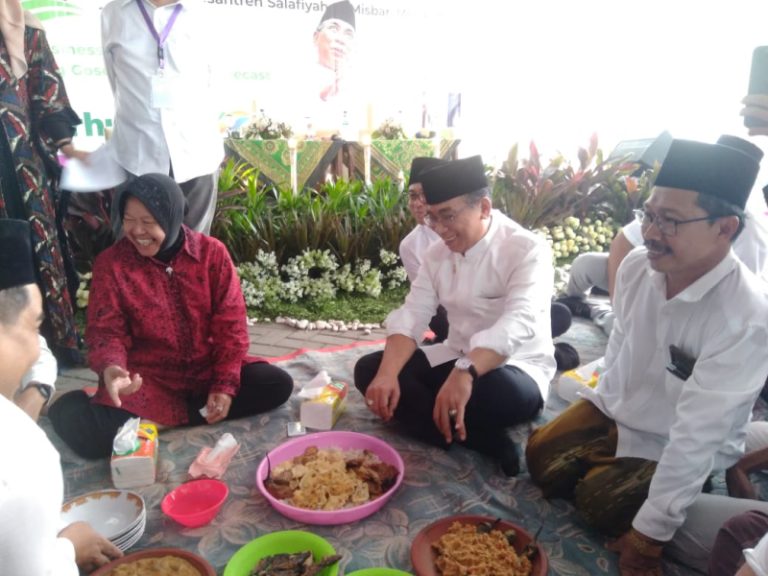 Hadiri Ulang Tahun Komunitas Terong Gongsong ke 14 di Mojokerto, Mensos Puji Produk UMKM Karya Santri