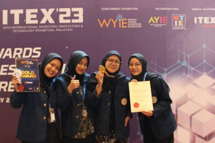 Tim mahasiswa Unair Surabaya berhasil meraih prestasi di kompetisi peneliti muda internasional, Raih Gold Award di Ajang World Youth International Exhibition di Malaysia.