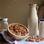 ilustrasi susu almond