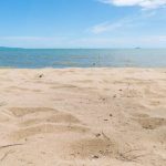 ilustrasi pasir laut