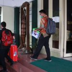 Tim penyidik KPK menggeledah kantor Kementerian Sosial (Kemensos) (23/5/2023).