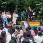 Viral di media sosial bendera LGBT berkibar di kawasan Monas, Jakarta Pusat.