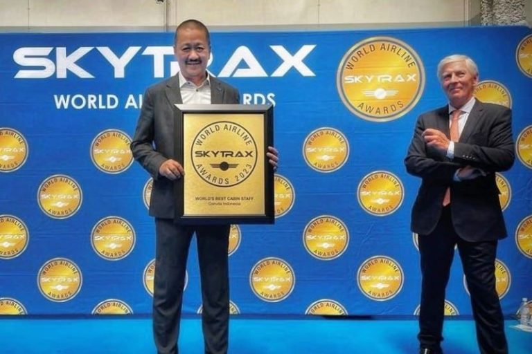 Garuda Indonesia Raih Penghargaan Awak Kabin Terbaik Sedunia 2023