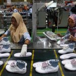 ilustrasi pabrik sepatu