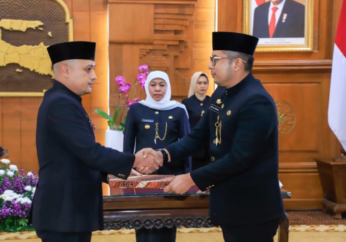 Gubernur Jatim Lantik Enam Pejabat Eselon II,  Minta Segera Adaptasi dan Tingkatkan Kinerja 