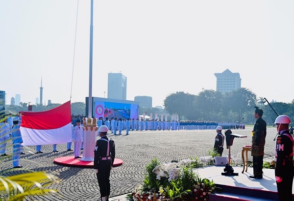 Presiden Jokowi Kenakan Pakaian Adat Kesultanan Deli