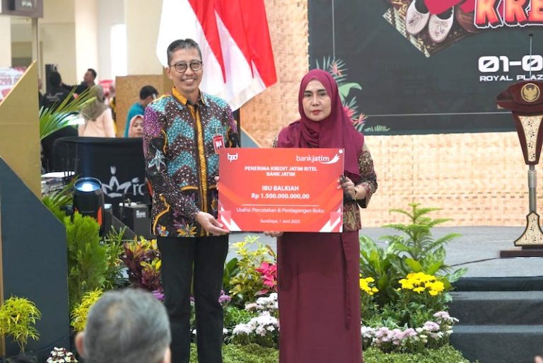 Bank Jatim Salurkan Kredit Jatim Ritel dalam Kegiatan Kampoeng Kreasi