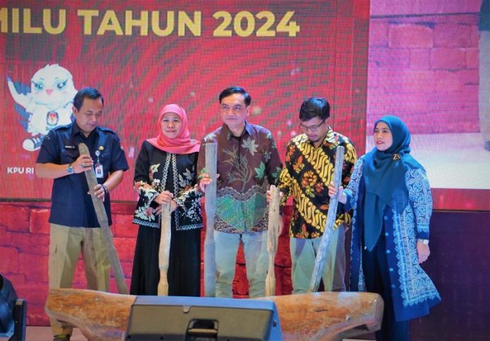 Diringi Pukul Lumbung, Rakornas dan Penyusunan Kebutuhan Pemilu 2024 Resmi Dibuka 