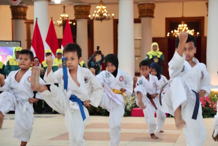 Lepas Kontingen KORMI Jatim di Fornas VII, Gubernur Khofifah Optimis Raih Hasil Terbaik dan Membanggakan