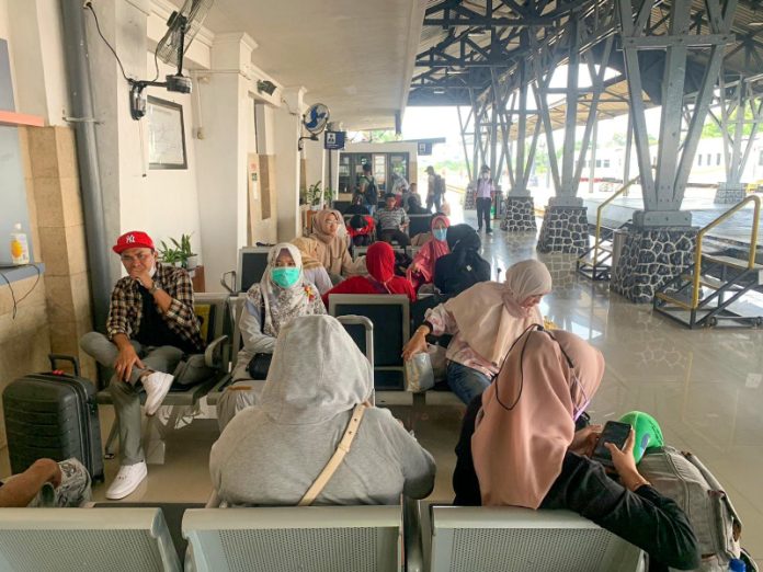 Hari Pertama Volume Pengguna Commuter Line Wilayah 8 Surabaya Naik 11℅  