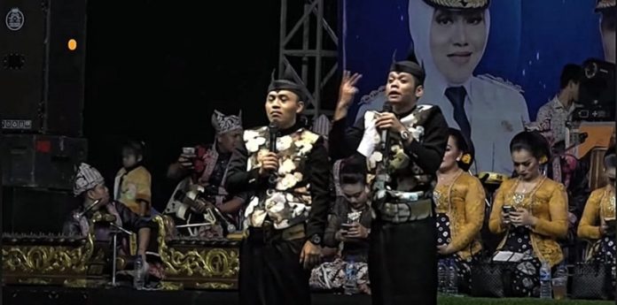 Cak percil lewat dagelannya ajak masyarakat Mojokerto perangi rokok ilegal