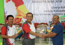 Bank Jatim telah mengikuti pertandingan persahabatan bulu tangkis bersama PB Blitar dan PBSI Blitar.