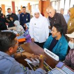Gubernur Khofifah Tinjau Posko Pelayanan PPDB SMA dan SMK Negeri di UPT TIKP Jatim,