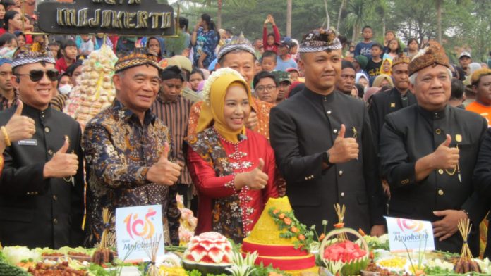 Walikota Mojokerto bersama Menteri Koordinator Bidang Pembangunan Manusia dan Kebudayaan. (Foto : Fio Atmaja)