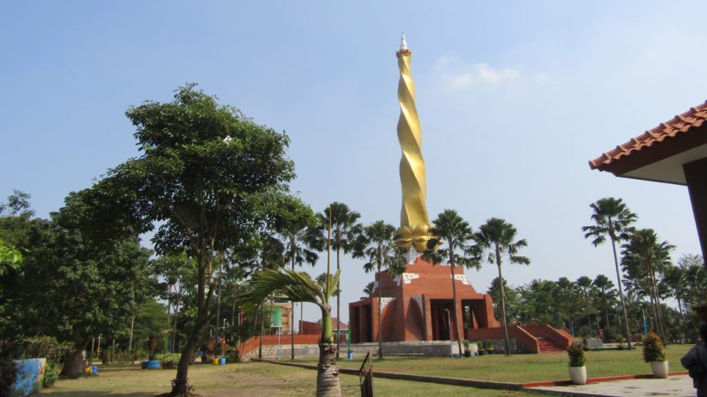 Wajah baru Alun-alun Wiraraja Kota Mojokerto setelah direvitalisasi. (Foto: Fio Atmaja)