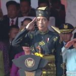 Presiden Jokowi Kenakan Pakaian Adat Kesultanan Deli Pimpin Upacara Peringatan Harlah Pancasila di Monas