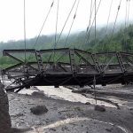 Kondisi Jembatan Gantung Kali Regoyo yang putus diterjang banjir lahar hujan di Sumber Wuluh, Lumajang, Jawa Timur (7/7/2023).