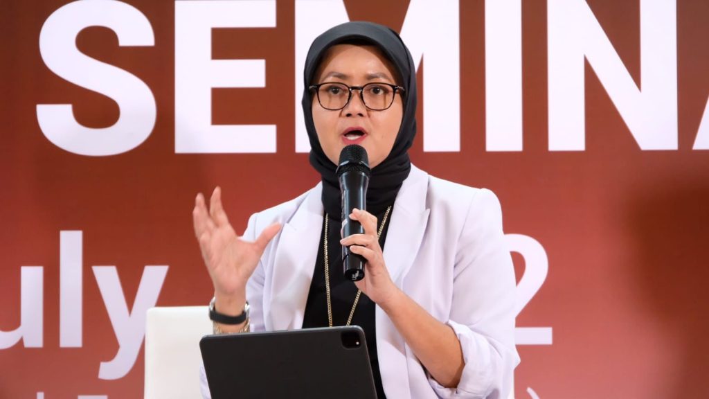 Direktur Bisnis Perum Bulog Febby Novita