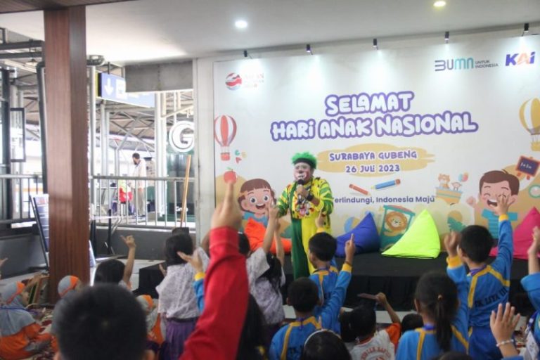 Peringati HAN 2023, Daop 8 Gelar Lomba Mewarnai dan Badut Edukasi Transportasi Kereta 