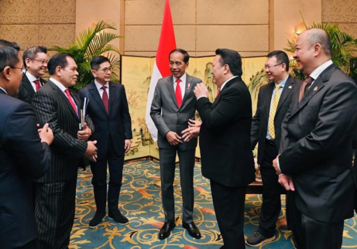 Gelar Pertemuan Bisnis, Presiden Tekankan Komitmen Indonesia Jaga Investasi