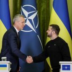 Sekjen NATO Jens Stoltenberg dan Presiden Ukraina Volodymyr Zelensky.