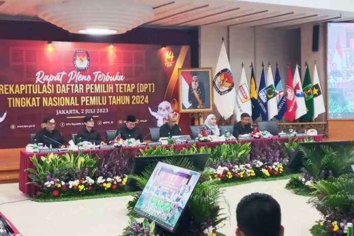 KPU resmi menetapkan Daftar Pemilih Tetap (DPT) Pemilu 2024 sebanyak 204 Juta pada forum rapat pleno terbuka (2/7/2023).