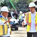 Presiden Joko Widodo dan Menteri PUPR Basuki Hadimuljono.
