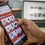 ilustrasi belanja di e-commerce