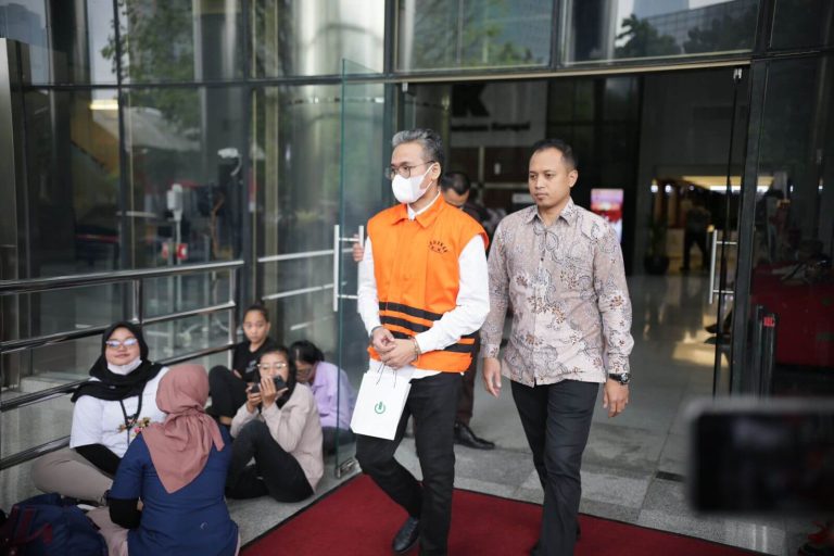 Bupati Bangkalan Nonaktif Divonis 9 Tahun Penjara