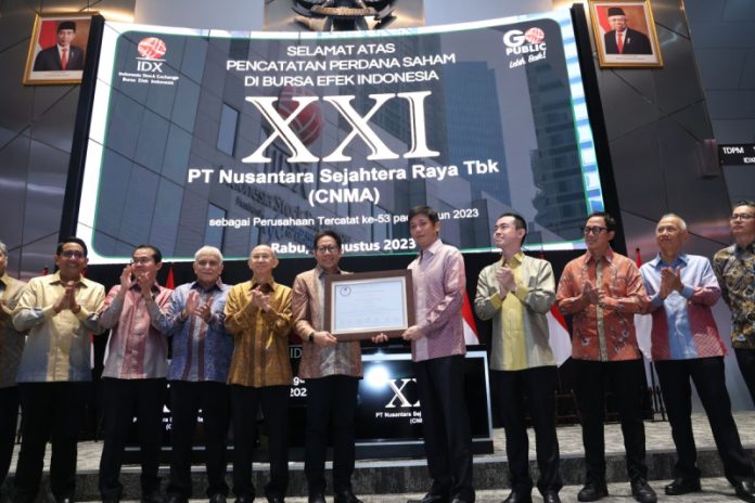 Pencatatan saham perdana atau Initial Public Offering (IPO) PT Nusantara Sejahtera Raya Tbk (Cinema XXI) di Bursa Efek Indonesia (BEI) Jakarta