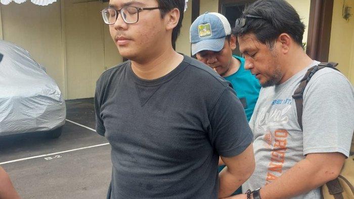 Tampang AAB (23) pembunuh juniornya MNZ (19) yang sama-sama berstatus mahasiswa UI.