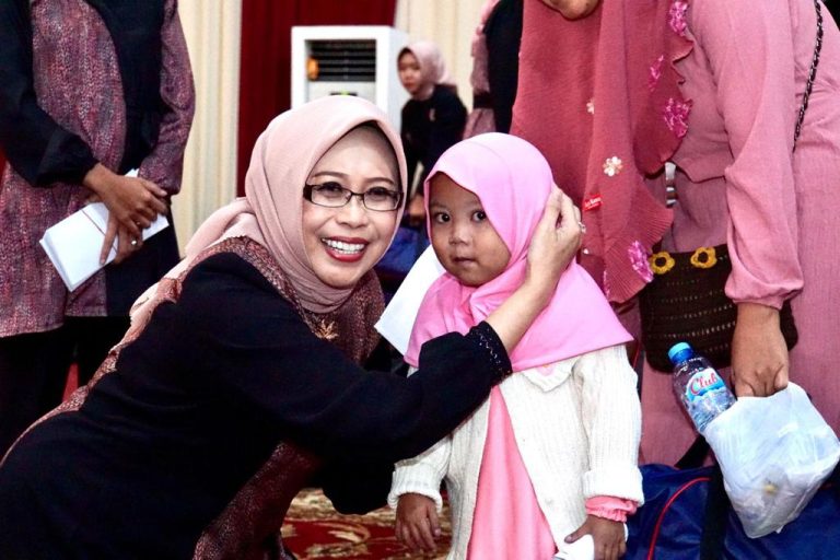 TP PKK Kota Pasuruan Santuni Ratusan Anak Yatim, Fatma : Jadikan Momentum ini Untuk Berbagi