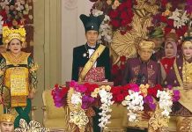 Presiden Jokowi Kenakan Pakaian Khas Kesunanan Surakarta