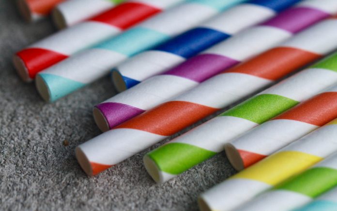 Sedotan Kertas Ramah Lingkungan