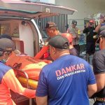 Evakuasi jenazah pendaki di lerang Gunung Arjuno. (Foto: BPBD Kota Batu)