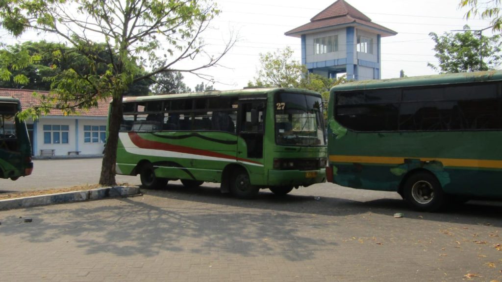 Persaingan baru, keberadaan Bus Ijo akan terancam oleh kehadiran Bus Trans Jatim Koridor II. (Foto : Fio Atmaja)