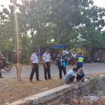 Dishub Kota Mojokerto saat melakukan pengukuran di perlintasan tanpa palang. (Foto : dok. Dishub Kota Mojokerto)