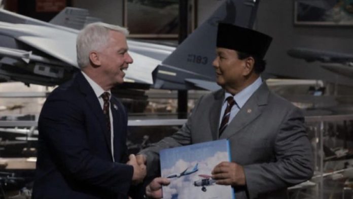 Menhan Prabowo Subianto menandatangani MoU pembelian 24 pesawat tempur di markas perusahaan pesawat Boeing di St Louis, Missouri.